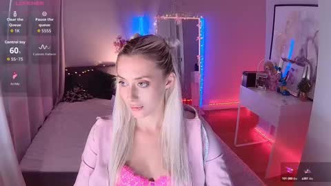 Snapshot of 7loren_wood7 chatting on September 2025 03:01:02 PM Loren Wood online show from September 2025 03:01:02 PM