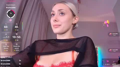 Snapshot of 7loren_wood7 chatting on September 2025 05:38:02 PM Loren Wood online show from September 2025 05:38:02 PM