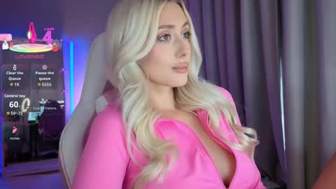 Snapshot of 7loren_wood7 chatting on May 2026 02:57:02 PM Loren Wood online show from May 2026 02:57:02 PM