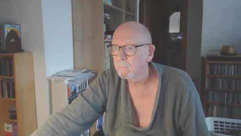  Papi  online show from October 2025 04:41:01 PM