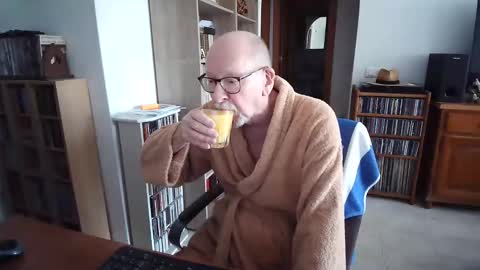  Papi  online show from December 2025 11:14:02 AM