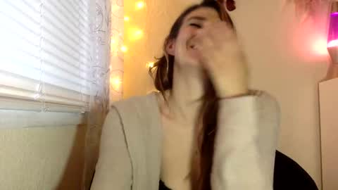 HypnoticElara online show from April 2026 07:52:01 PM