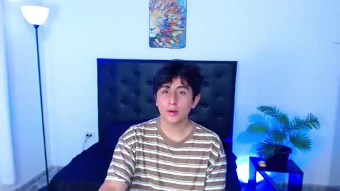 Snapshot of 7zyan chatting on December 2025 02:44:01 PM zyan online show from December 2025 02:44:01 PM