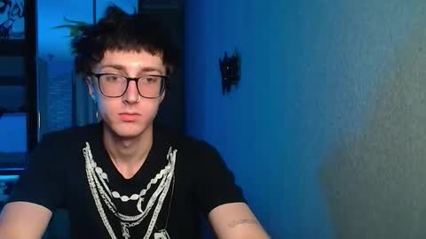 Snapshot of 8_goat chatting on December 2025 02:05:02 AM Phillip online show from December 2025 02:05:02 AM