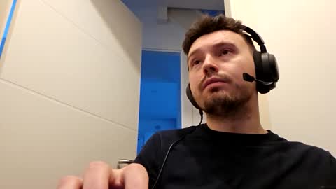 8inchdude93 online show from November 2025 10:37:01 AM