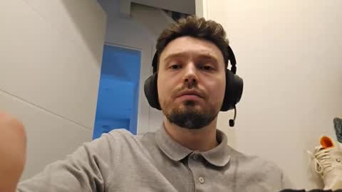 8inchdude93 online show from April 2026 03:20:02 PM