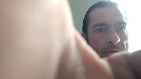 8intenn online show from December 2025 09:00:02 PM