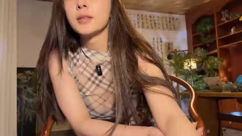 Snapshot of 9567gigi chatting on May 2026 06:52:01 AM lily online show from May 2026 06:52:01 AM