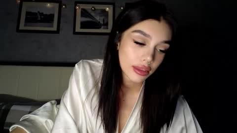 KARINA online show from November 2025 02:38:01 PM