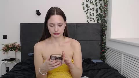 EMILY AND  MARCUS online show from September 2025 06:19:02 PM