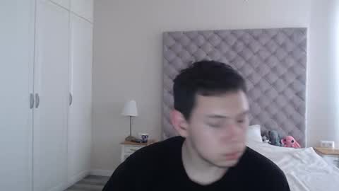 Snapshot of _a_k_i_ chatting on May 2026 01:40:01 PM Aki online show from May 2026 01:40:01 PM
