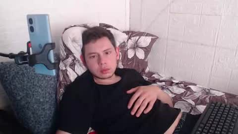 Snapshot of _a_k_i_ chatting on May 2026 04:12:01 PM Aki online show from May 2026 04:12:01 PM