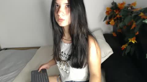 _abrill_20 online show from October 2025 10:43:02 PM