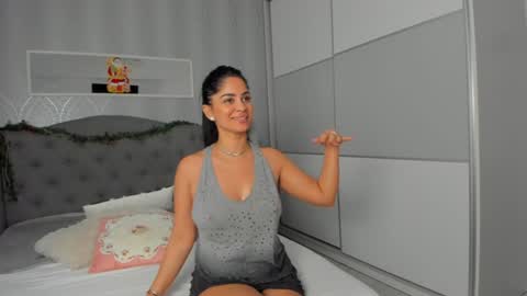 Adelle online show from January 2025 12:42:02 PM