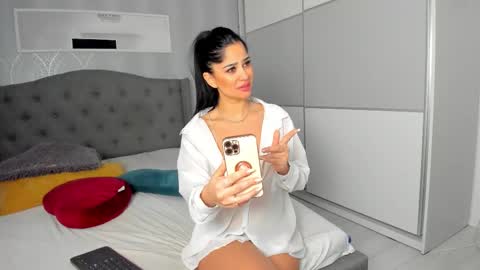 Snapshot of _adelle chatting on February 2026 09:27:02 AM Adelle online show from February 2026 09:27:02 AM