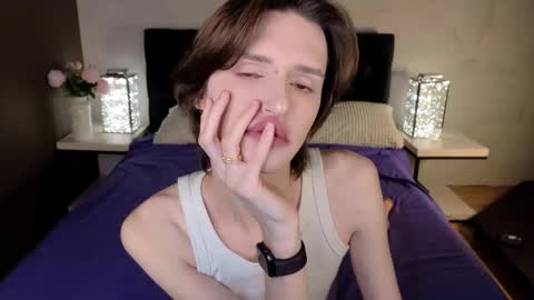 Snapshot of _adrian_the_one chatting on September 2025 08:30:02 PM adrian online show from September 2025 08:30:02 PM