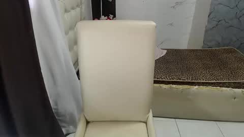 _agatha25 online show from May 2026 07:05:02 AM