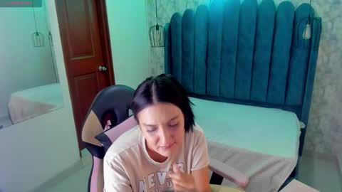  Alaia online show from December 2025 06:58:01 PM