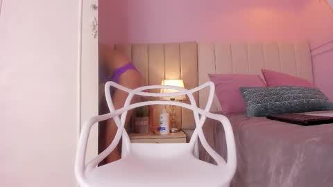 _aleja_x online show from October 2025 12:17:02 PM