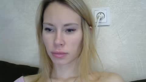 _alex1819 online show from February 2026 07:18:01 AM