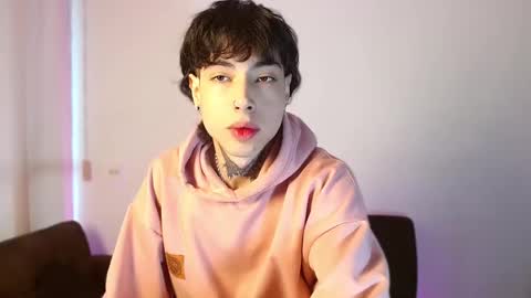 _alexblunt_ online show from December 2024 12:00:02 PM