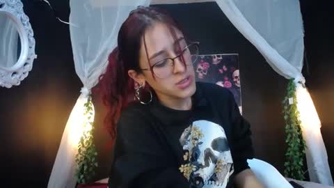 Snapshot of _alhanna chatting on December 2024 12:50:02 AM Alhanna online show from December 2024 12:50:02 AM