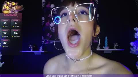 Snapshot of _alhanna chatting on October 2025 10:43:02 PM Alhanna online show from October 2025 10:43:02 PM