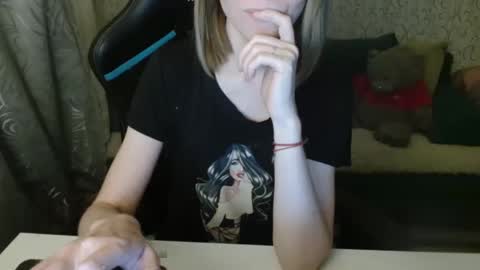 Snapshot of _alicecullen_ chatting on November 2025 03:22:01 PM AliceCullen online show from November 2025 03:22:01 PM