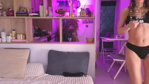 Snapshot of _alleyesonme chatting on February 2026 04:03:02 PM Mia online show from February 2026 04:03:02 PM