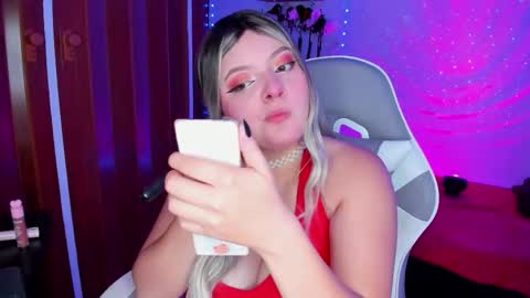 Alisa online show from October 2025 04:39:01 PM