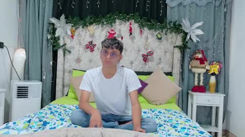 Snapshot of _andrew_williams chatting on December 2024 06:57:02 PM Andres online show from December 2024 06:57:02 PM