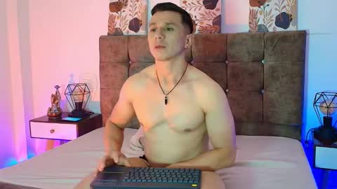 _andrewfalcon2 online show from September 2025 08:23:01 PM