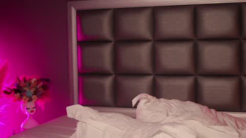 Anna online show from February 2025 11:26:01 PM