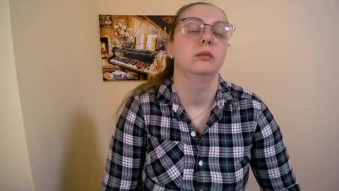 Anna online show from February 2025 01:06:01 PM