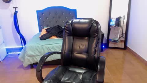 Snapshot of _anne_hot chatting on December 2024 04:57:01 PM Anne online show from December 2024 04:57:01 PM