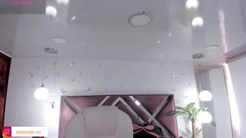 antonnela online show from December 2025 03:40:02 PM