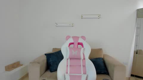 Snapshot of _april_smith_ chatting on November 2025 12:17:01 PM online show from November 2025 12:17:01 PM