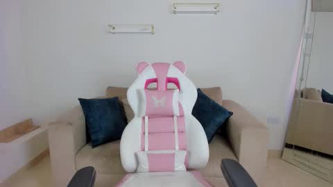 Snapshot of _april_smith_ chatting on November 2025 12:16:01 PM online show from November 2025 12:16:01 PM