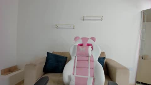 Snapshot of _april_smith_ chatting on November 2025 12:05:02 PM online show from November 2025 12:05:02 PM