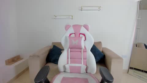 Snapshot of _april_smith_ chatting on November 2025 12:27:01 PM online show from November 2025 12:27:01 PM