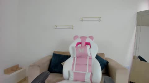 Snapshot of _april_smith_ chatting on December 2025 12:21:02 PM online show from December 2025 12:21:02 PM