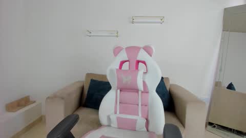 Snapshot of _april_smith_ chatting on December 2025 12:14:01 PM online show from December 2025 12:14:01 PM