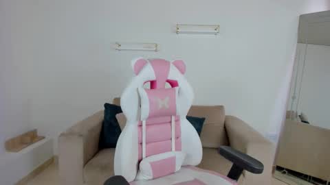 Snapshot of _april_smith_ chatting on December 2025 12:58:02 PM online show from December 2025 12:58:02 PM