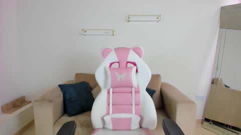 Snapshot of _april_smith_ chatting on December 2025 12:21:02 PM online show from December 2025 12:21:02 PM