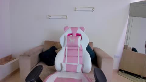 Snapshot of _april_smith_ chatting on December 2025 12:34:02 PM online show from December 2025 12:34:02 PM