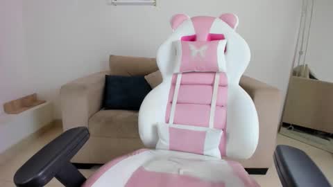 Snapshot of _april_smith_ chatting on February 2026 01:27:02 PM online show from February 2026 01:27:02 PM