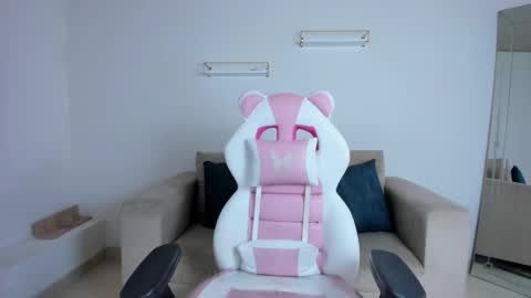 Snapshot of _april_smith_ chatting on February 2026 12:23:02 PM online show from February 2026 12:23:02 PM