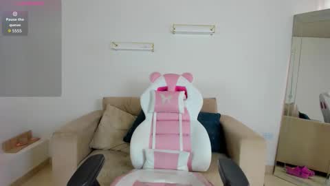 Snapshot of _april_smith_ chatting on February 2026 01:07:01 PM online show from February 2026 01:07:01 PM