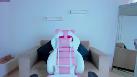 Snapshot of _april_smith_ chatting on February 2026 01:20:01 PM online show from February 2026 01:20:01 PM