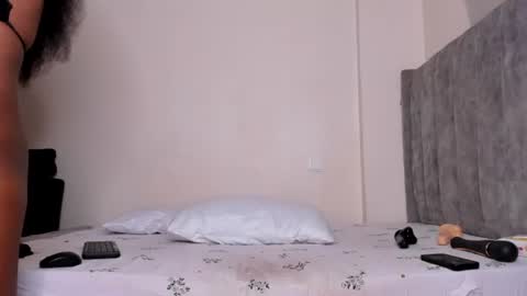 Ariah independent model online show from June 2026 04:39:02 AM